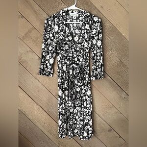 Motherhood Maternity Black and White Floral Wrap-Style Dress 3/4 length sleeves